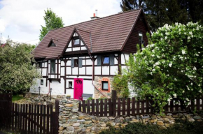 Za Różowymi Drzwiami, Jelenia Góra
